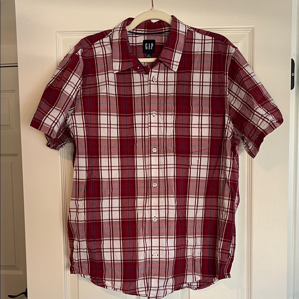 GAP Red and White Short-Sleeve Plaid Button-Down Shirt